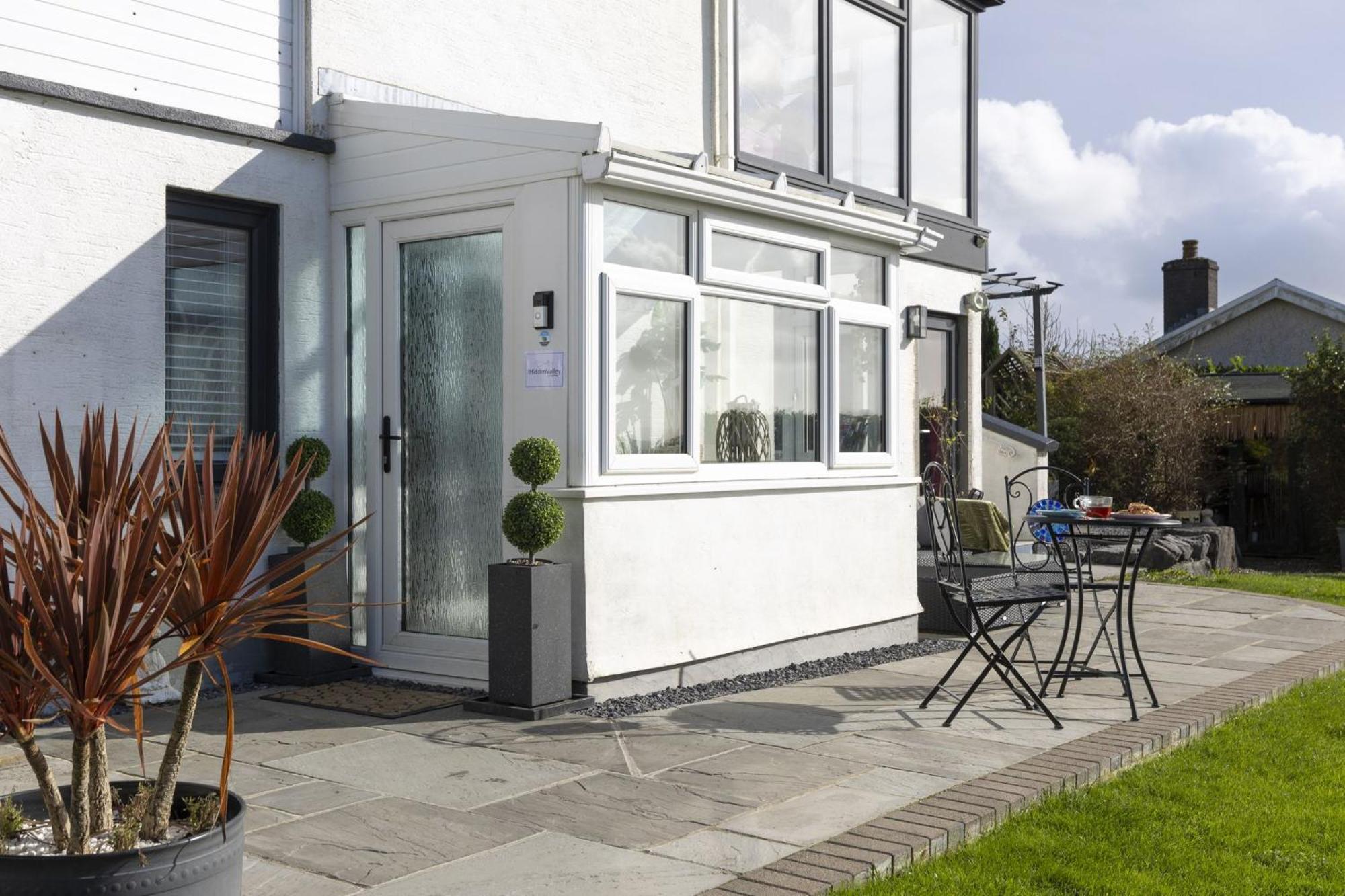 The Hidden Valley - A Stylish Rural Retreat, Perfect For Families St Clears Exterior photo